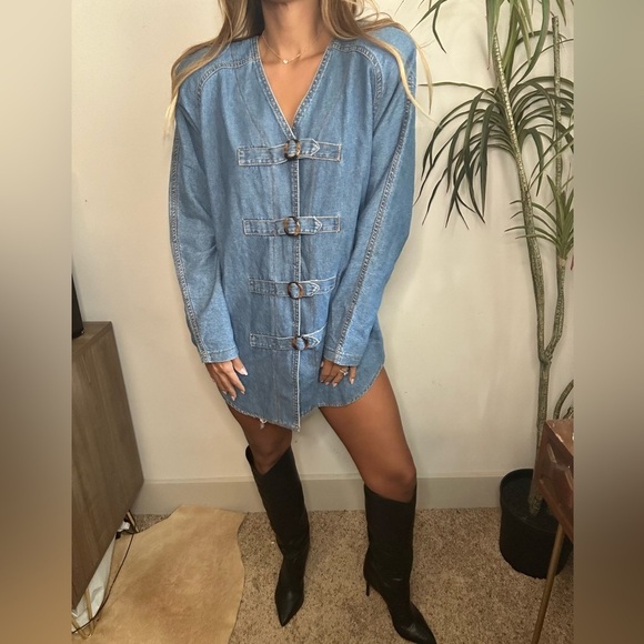 Western denim dress tortoise buckle detail with shoulder pads Large - Picture 5 of 10